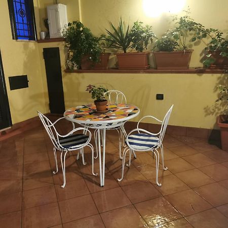 Le Stanze Di Eli E Gio Bed and Breakfast Castellammare di Stabia Exteriör bild