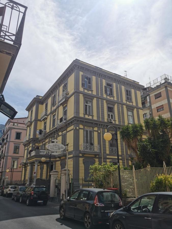 Le Stanze Di Eli E Gio Bed and Breakfast Castellammare di Stabia Exteriör bild